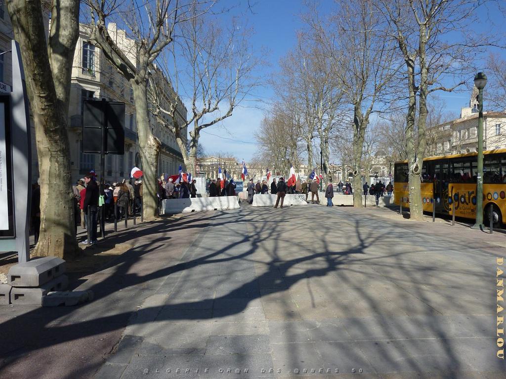 2012 03 10 NIMES MANIF CONTRE COLLOQUE DU FLN (33) PAR GV.JPG